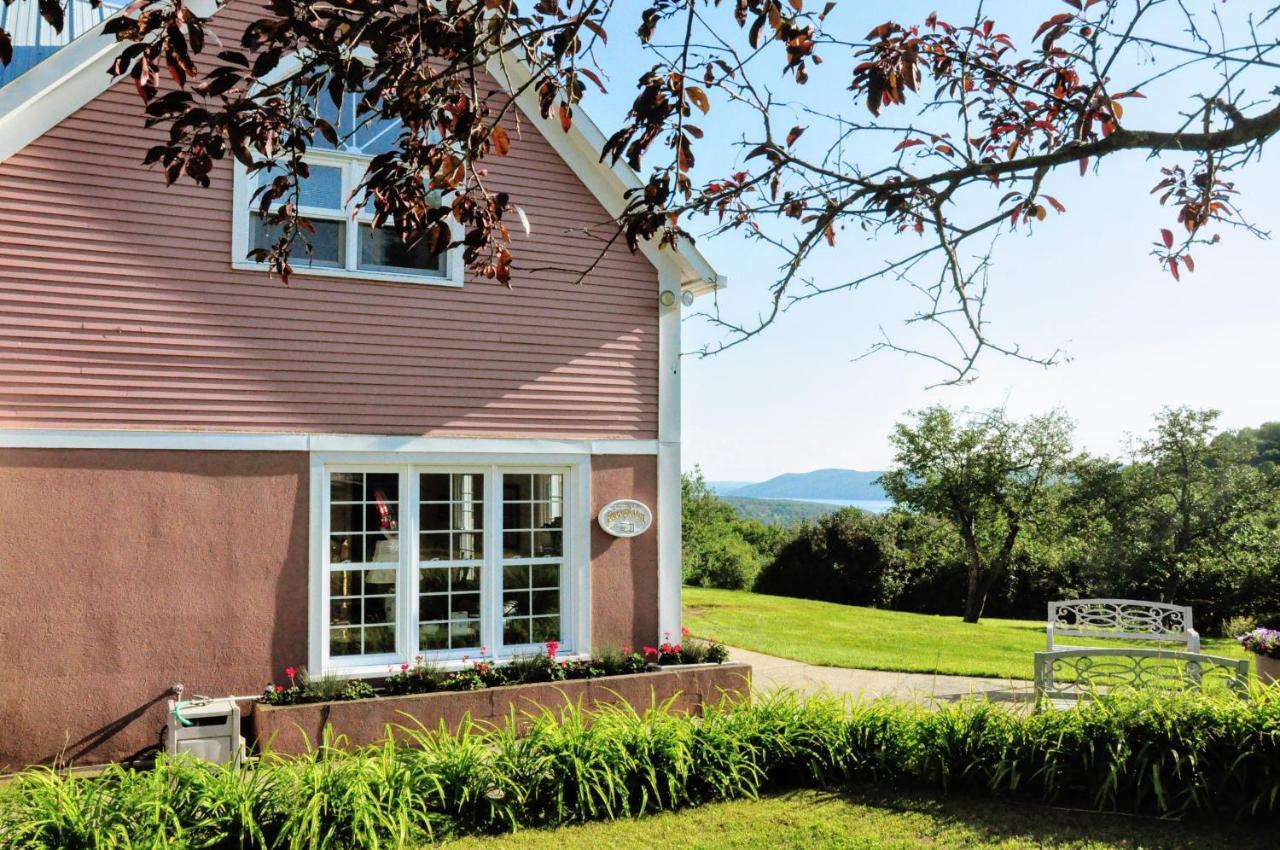 Auberge Le Tricorne North Hatley Exterior photo