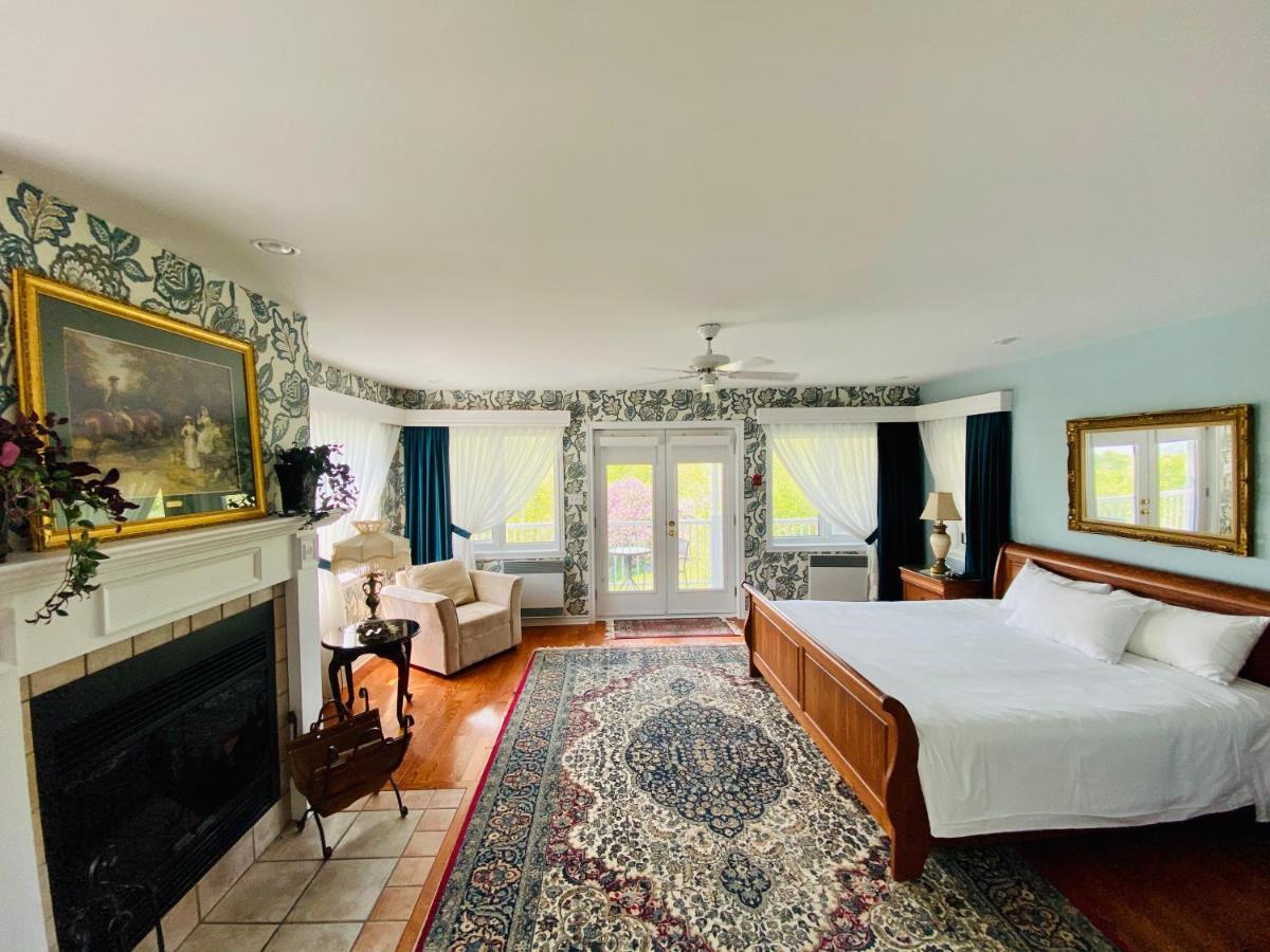 Auberge Le Tricorne North Hatley Exterior photo