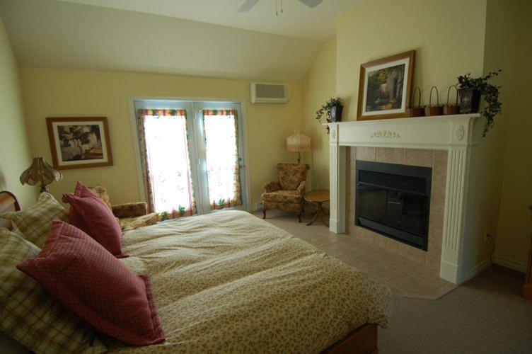 Auberge Le Tricorne North Hatley Room photo